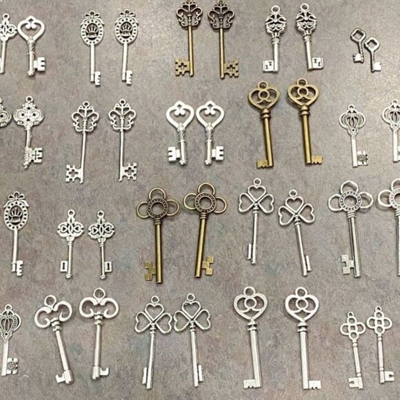 Vintage Skeleton Keys | Antique Gold, Silver, Brass Steampunk NEW - Picture 1 of 6